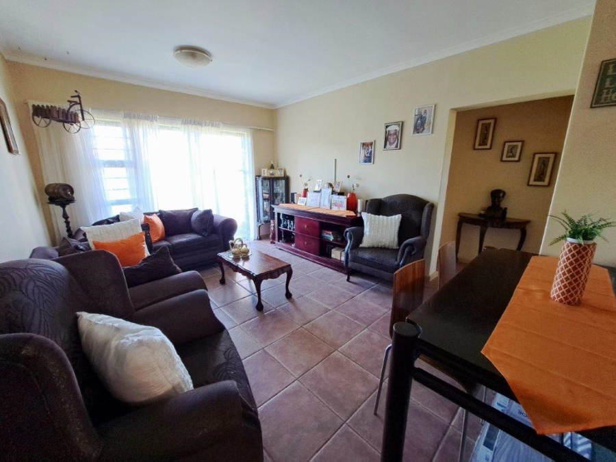 2 Bedroom Property for Sale in Gordons Bay Central Western Cape